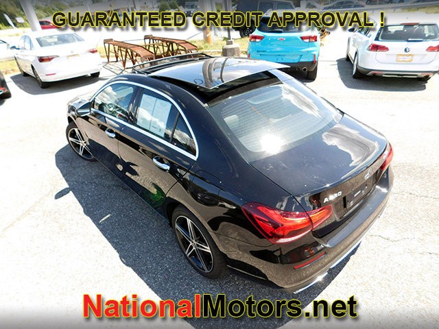 Mercedes-Benz A-Class Vehicle Full-screen Gallery Image 06