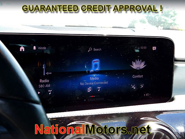 Mercedes-Benz A-Class Vehicle Full-screen Gallery Image 18