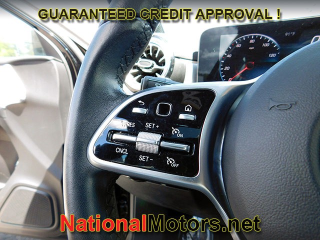 Mercedes-Benz A-Class Vehicle Full-screen Gallery Image 23