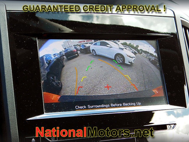 Subaru Crosstrek Vehicle Full-screen Gallery Image 17