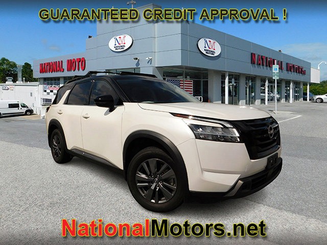 2022 Nissan Pathfinder SV's photo