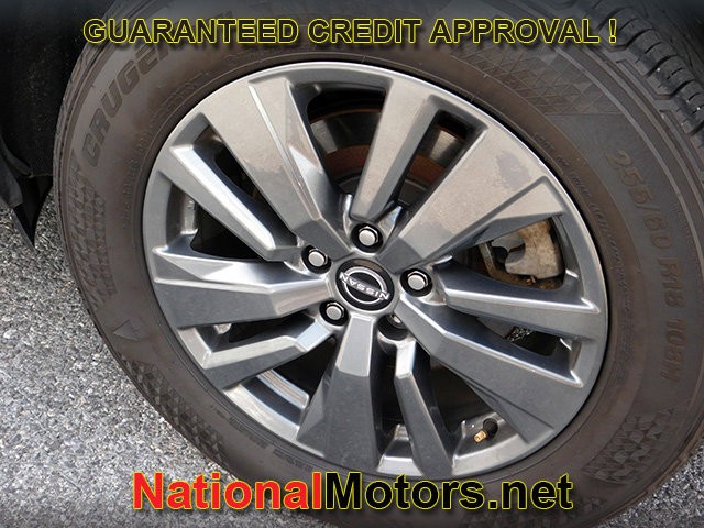 Nissan Pathfinder Vehicle Full-screen Gallery Image 08