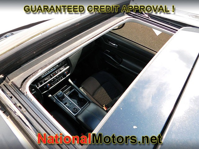 Nissan Pathfinder Vehicle Full-screen Gallery Image 12