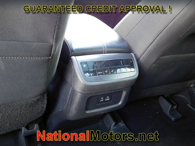 Nissan Pathfinder Vehicle Full-screen Gallery Image 15
