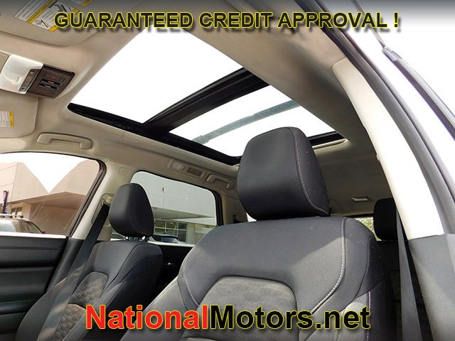 Nissan Pathfinder Vehicle Full-screen Gallery Image 19