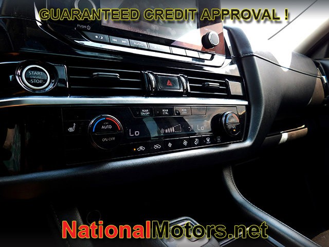 Nissan Pathfinder Vehicle Full-screen Gallery Image 22