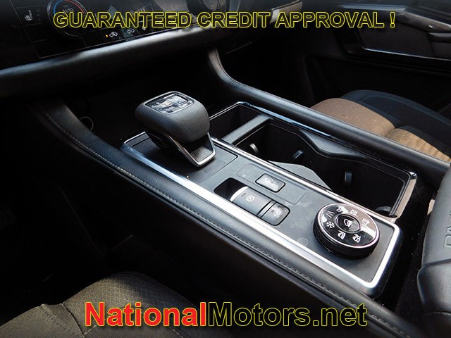 Nissan Pathfinder Vehicle Full-screen Gallery Image 23