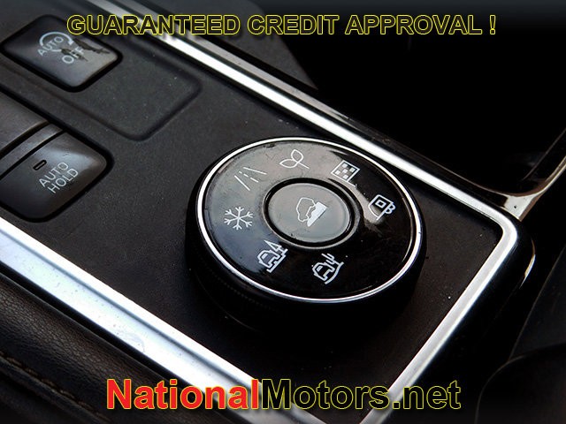 Nissan Pathfinder Vehicle Full-screen Gallery Image 24