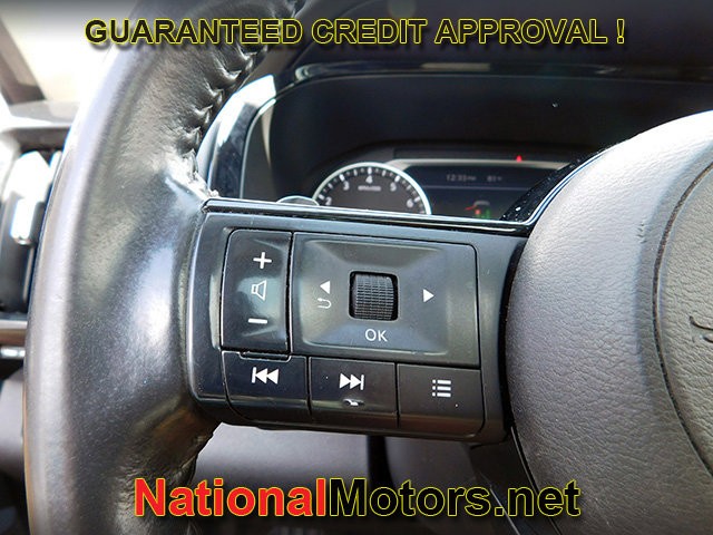 Nissan Pathfinder Vehicle Full-screen Gallery Image 26