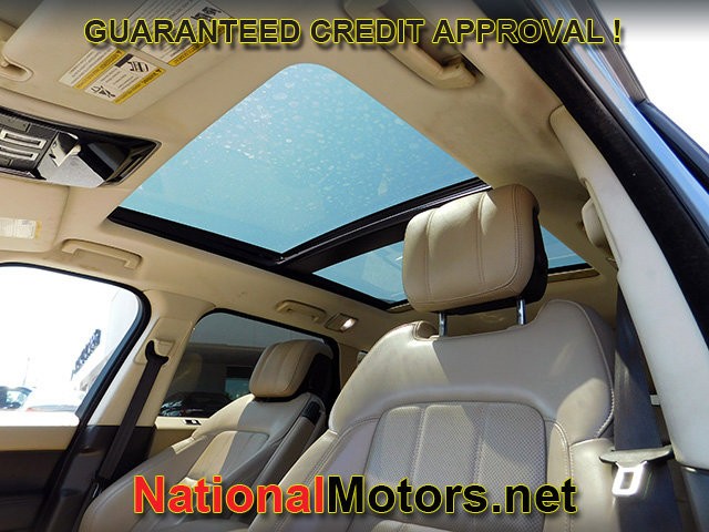 Land Rover Range Rover Sport Vehicle Full-screen Gallery Image 14