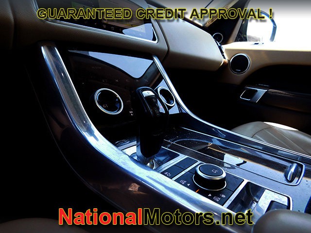 Land Rover Range Rover Sport Vehicle Full-screen Gallery Image 19