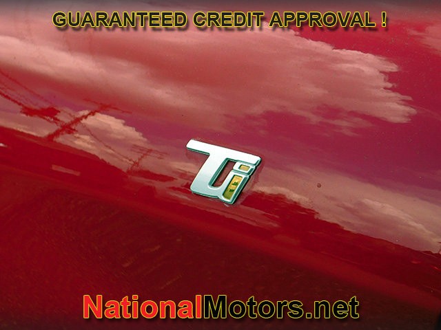 Alfa Romeo Giulia Vehicle Full-screen Gallery Image 08