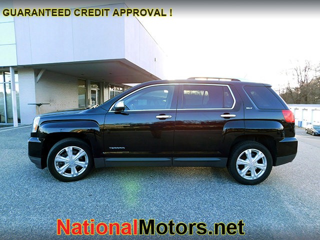 GMC Terrain Vehicle Full-screen Gallery Image 03