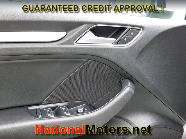 Audi A3 Sedan Vehicle Full-screen Gallery Image 08