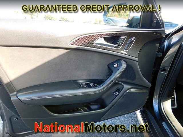 Audi S6 Vehicle Full-screen Gallery Image 11