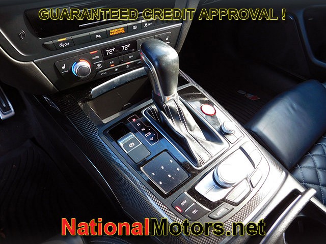 Audi S6 Vehicle Full-screen Gallery Image 19