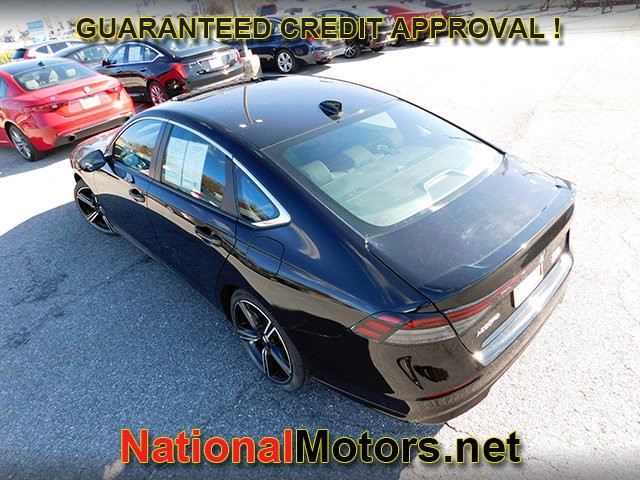 Honda Accord Hybrid Vehicle Full-screen Gallery Image 06