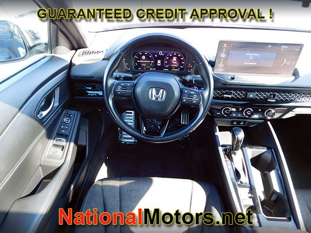 Honda Accord Hybrid Vehicle Full-screen Gallery Image 13