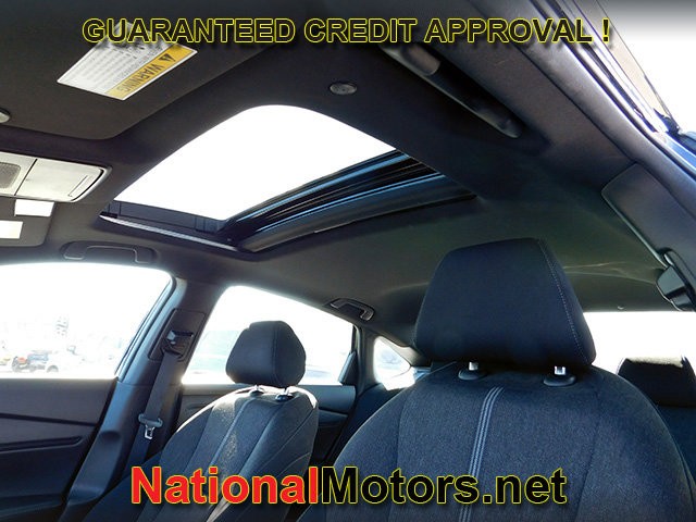 Honda Accord Hybrid Vehicle Full-screen Gallery Image 17