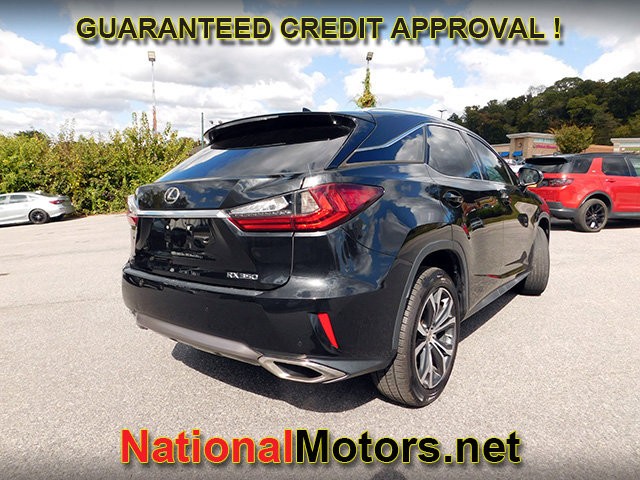 Lexus RX Vehicle Full-screen Gallery Image 05