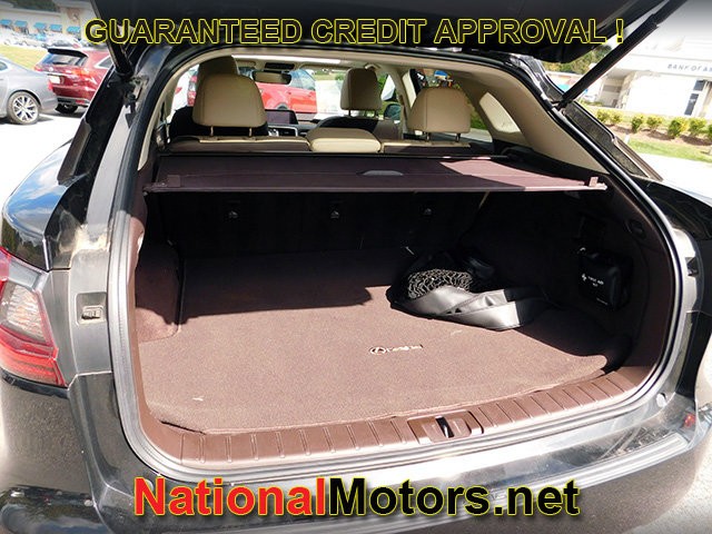 Lexus RX Vehicle Full-screen Gallery Image 06