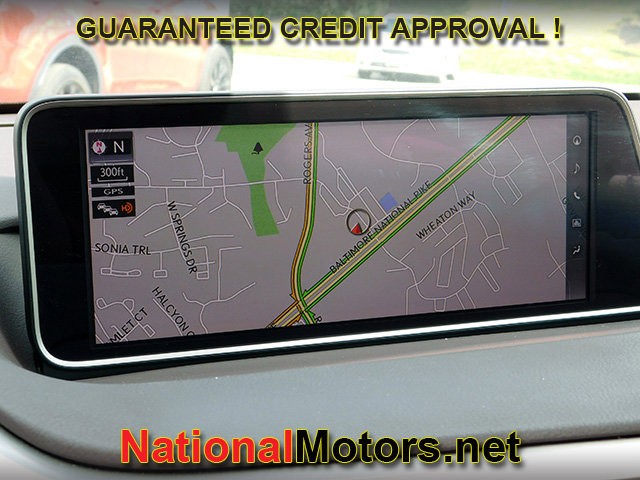 Lexus RX Vehicle Full-screen Gallery Image 18