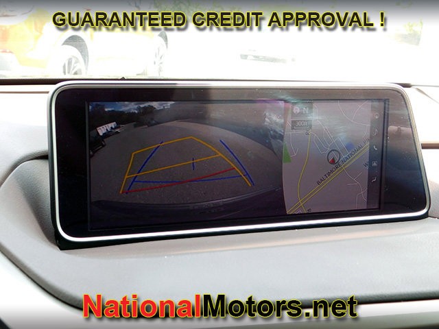 Lexus RX Vehicle Full-screen Gallery Image 19