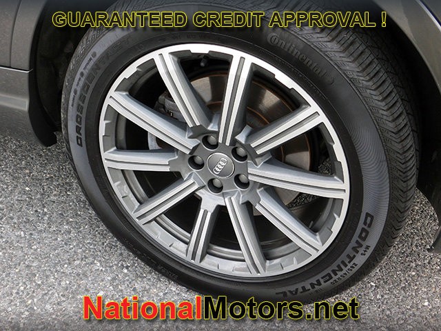 Audi Q7 Vehicle Full-screen Gallery Image 11