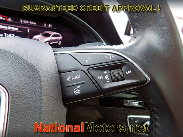 Audi Q7 Vehicle Full-screen Gallery Image 25