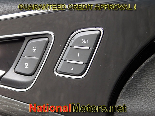 Audi Q7 Vehicle Full-screen Gallery Image 29