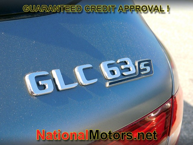 Mercedes-Benz GLC Vehicle Full-screen Gallery Image 06