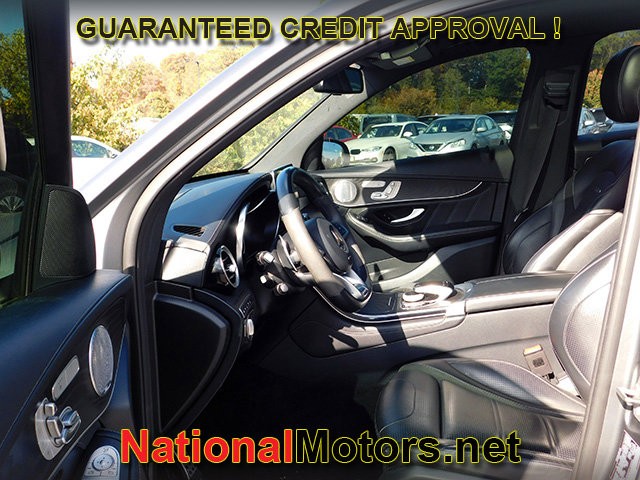 Mercedes-Benz GLC Vehicle Full-screen Gallery Image 18