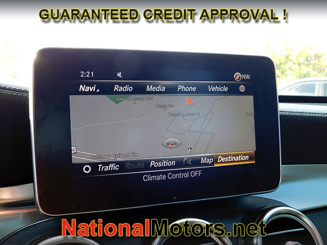 Mercedes-Benz GLC Vehicle Full-screen Gallery Image 20