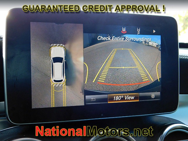 Mercedes-Benz GLC Vehicle Full-screen Gallery Image 21