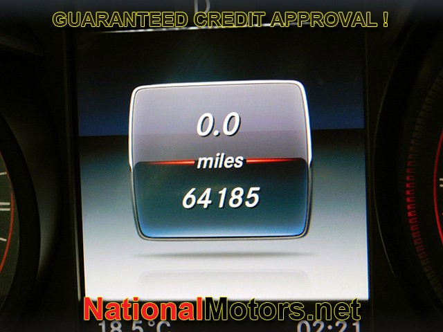 Mercedes-Benz GLC Vehicle Full-screen Gallery Image 26