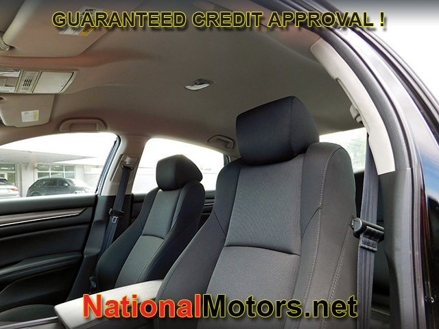 Honda Accord Sedan Vehicle Full-screen Gallery Image 10