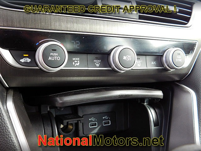 Honda Accord Sedan Vehicle Full-screen Gallery Image 13