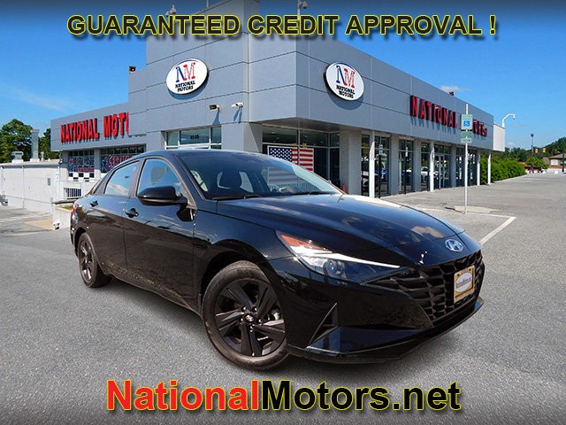 2022 Hyundai Elantra SEL's photo