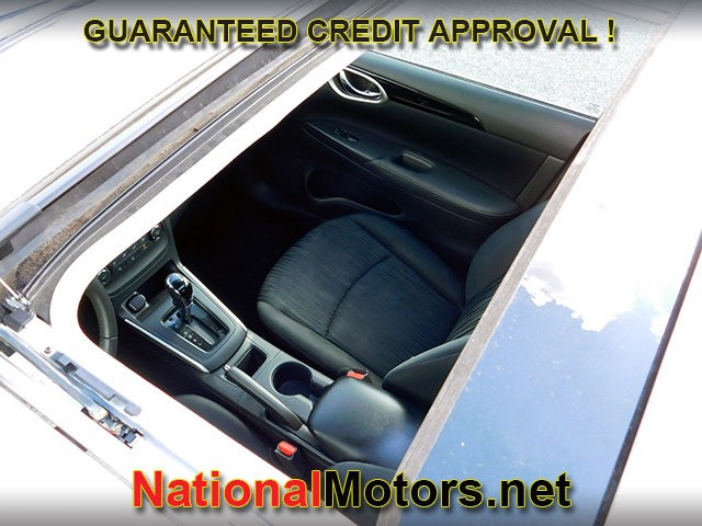 Nissan Sentra Vehicle Full-screen Gallery Image 11