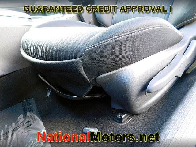 Nissan Sentra Vehicle Full-screen Gallery Image 15