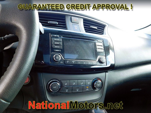 Nissan Sentra Vehicle Full-screen Gallery Image 16