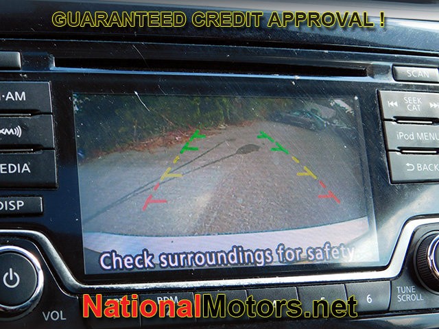 Nissan Sentra Vehicle Full-screen Gallery Image 17