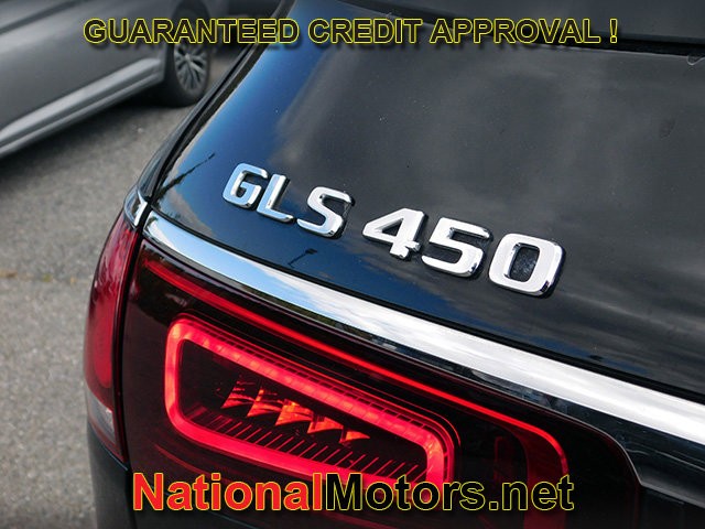 Mercedes-Benz GLS Vehicle Full-screen Gallery Image 07