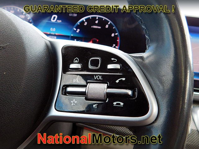 Mercedes-Benz GLS Vehicle Full-screen Gallery Image 20