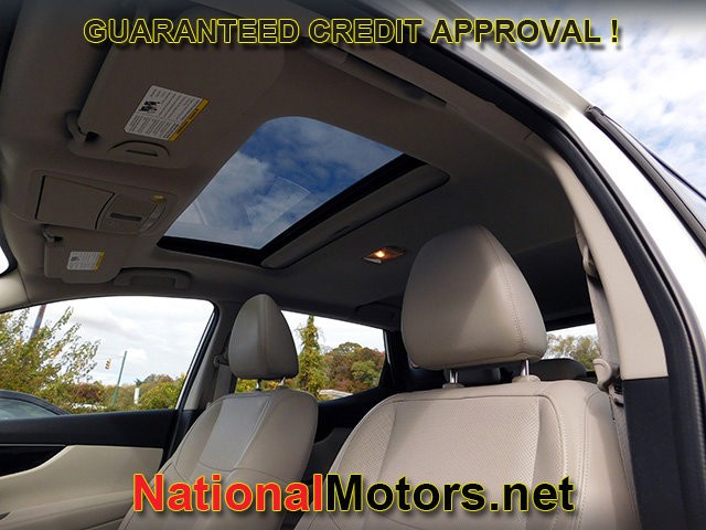 Nissan Rogue Sport Vehicle Full-screen Gallery Image 15