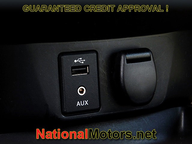 Nissan Rogue Sport Vehicle Full-screen Gallery Image 19