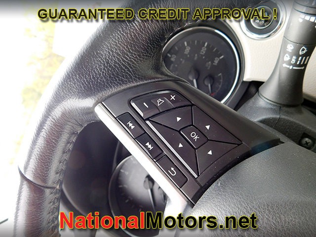 Nissan Rogue Sport Vehicle Full-screen Gallery Image 21