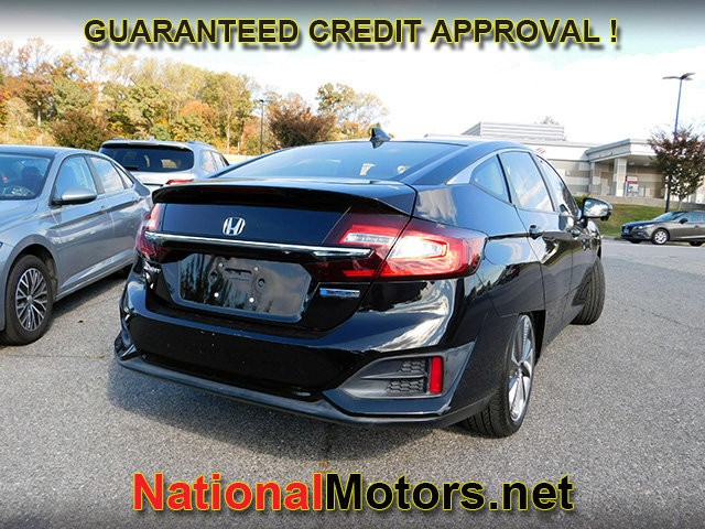 Honda Clarity Plug-In Hybrid Vehicle Full-screen Gallery Image 05