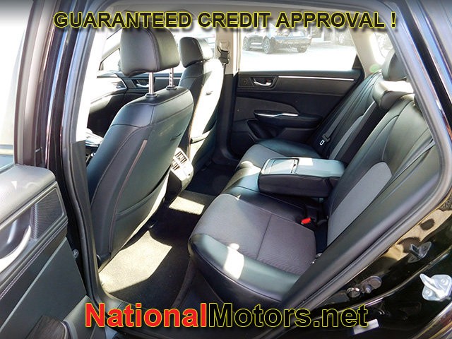 Honda Clarity Plug-In Hybrid Vehicle Full-screen Gallery Image 09