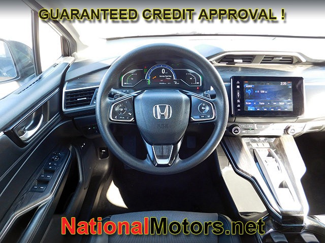 Honda Clarity Plug-In Hybrid Vehicle Full-screen Gallery Image 11